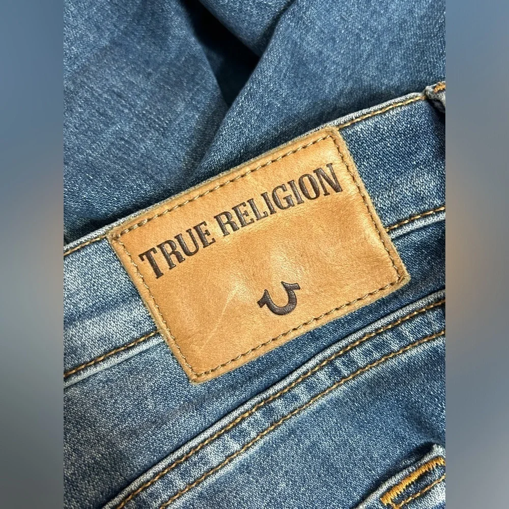 True Religion Becca Mid Rise Bootcut Crop Raw Hem Jeans